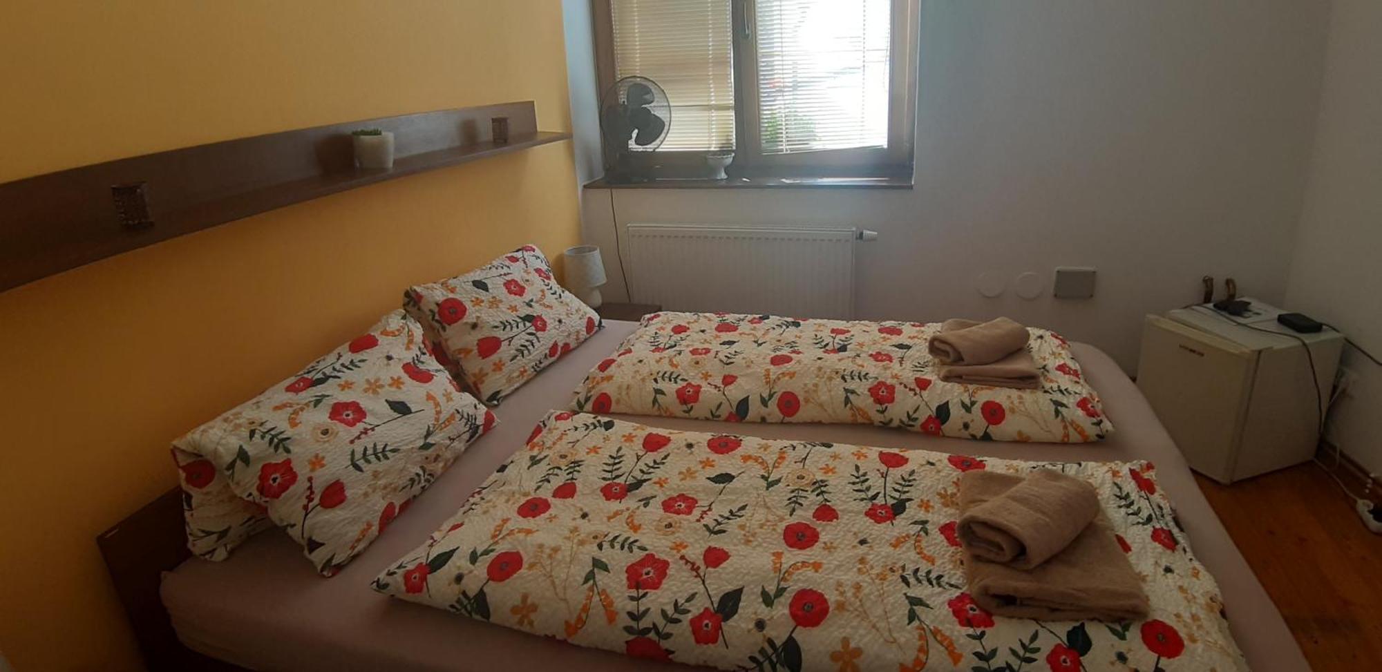 Penzion A Vinoteka Hrozen Kroměříž Exterior foto